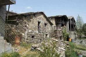 Xtrallusion photo gallery of Italy. Photos, pictures, images and photographs of the Italian Rivieras, the Italian Lakes, the Italian Alps, the Cinque Terre, the Amalfi coast and some of the most beautiful corners of Italy. Plus photos of Italian cities such as Pisa, Milan, Genoa and Rome.